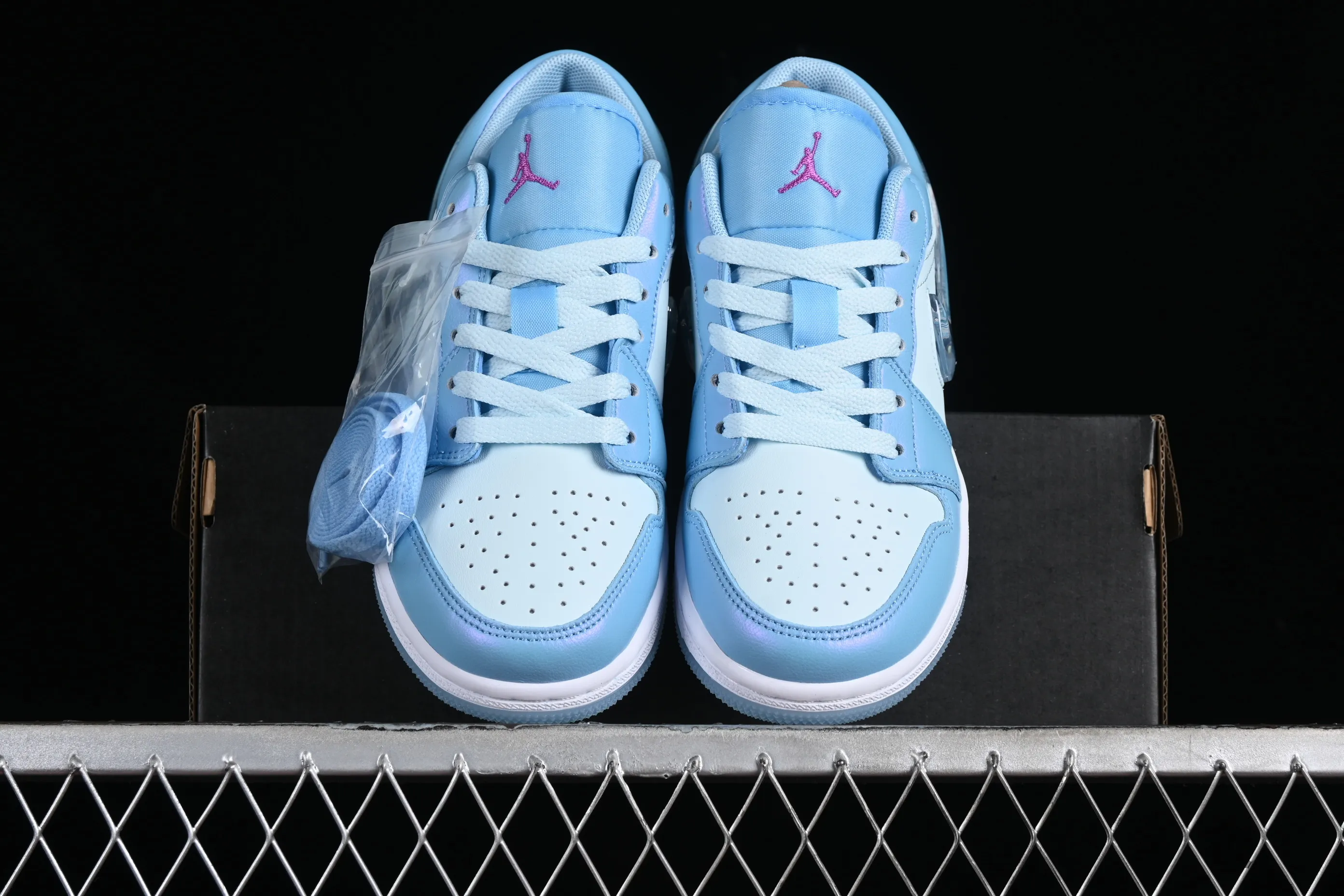 All categories Air Jordan Jordan series basketball shoes Air Jordan 1 Low Air Jordan 1 Low AJ1 Joe 1 black and green customized low-bang cultural casual sneakers FN7366-400